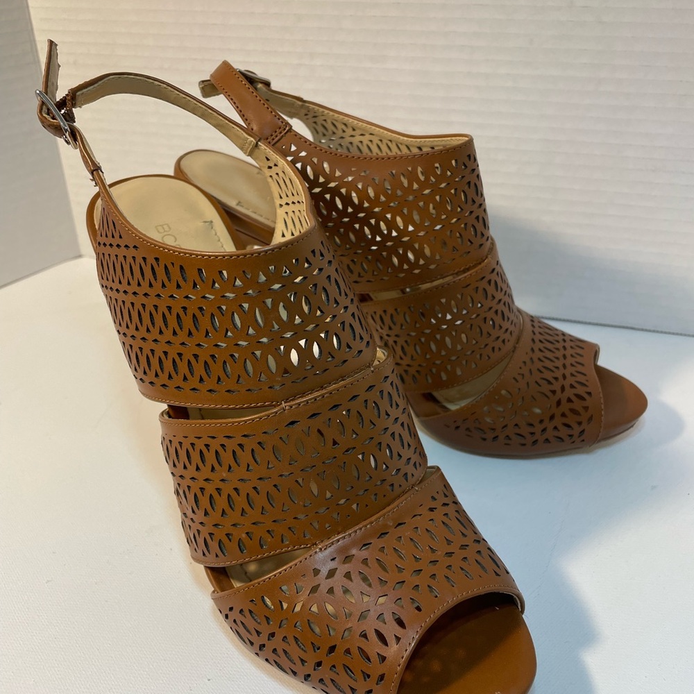 BCBGeneration 4" Heels. Open toe. These are my absolute favorite & hard to find! - Picture 3 of 5